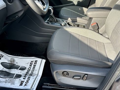 Used 2024 Volkswagen Taos SE image 14