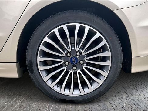 Used 2017 Ford Fusion Energi SE image 10