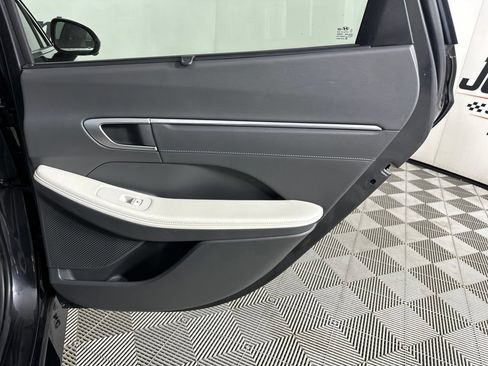 Used 2025 Hyundai Sonata Limited FWD image 32