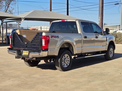 Used 2017 Ford F250 XLT w/ XLT Value Package image 3