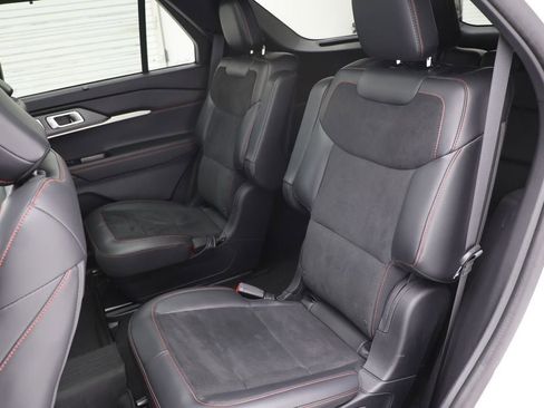 Used 2025 Ford Explorer ST AWD/4WD image 12