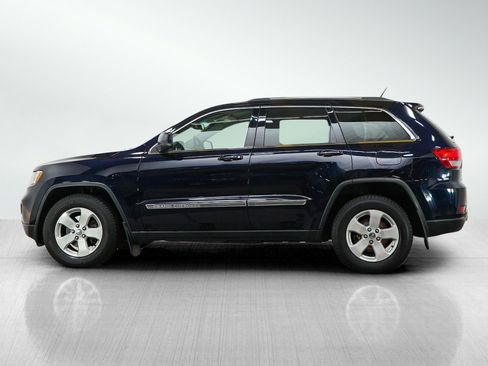 Used 2011 Jeep Grand Cherokee Laredo image 2