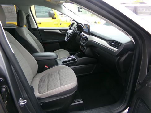 Used 2022 Ford Escape SE w/ SE Sport Appearance Package AWD/4WD image 31