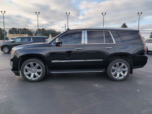 Used 2019 Cadillac Escalade Premium Luxury image 4