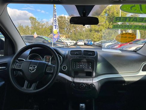 Used 2015 Dodge Journey American Value Package w/ Flexible Seating Group image 14