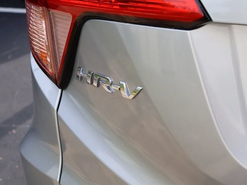 Used 2018 Honda HR-V LX image 8