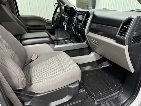 Used 2019 Ford F250 XLT w/ XLT Premium Package AWD/4WD image 15