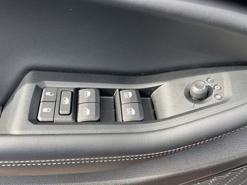 Used 2025 Jeep Grand Cherokee L Altitude image 16