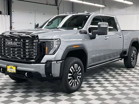 Used 2025 GMC Sierra 2500 Denali Ultimate AWD/4WD image 11