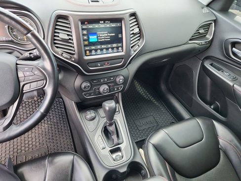 Used 2020 Jeep Cherokee Trailhawk w/ Cold Weather Group image 20