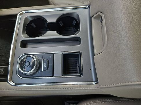 Used 2021 Ford Expedition XLT RWD image 24