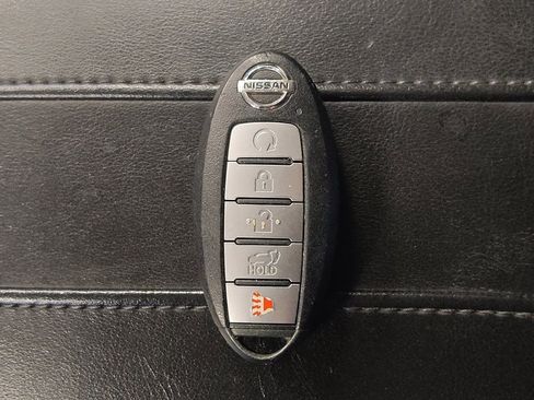 Used 2019 Nissan Rogue SL FWD image 32