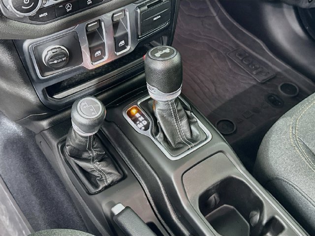 Used 2024 Jeep Wrangler Sport AWD/4WD image 19