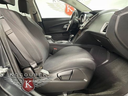 Used 2017 Chevrolet Equinox LT w/ Convenience Package image 22