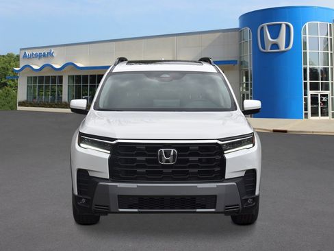 New 2026 Honda Pilot Touring image 8