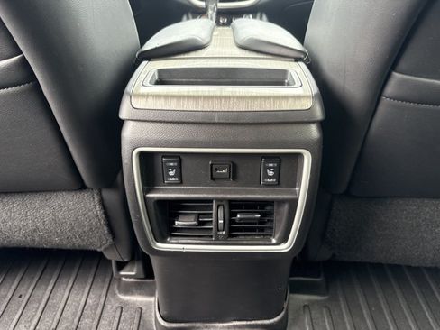 Used 2017 Nissan Murano Platinum w/ Platinum Technology Package FWD image 21
