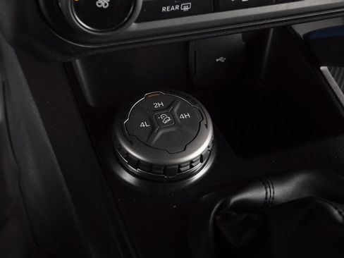 Used 2023 Ford Bronco Black Diamond image 19