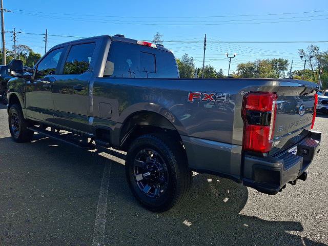 Certified 2025 Ford F250 4x4 Crew Cab Super Duty image 4
