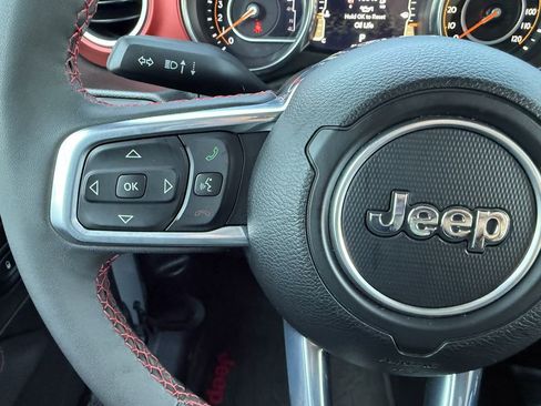Used 2023 Jeep Wrangler Unlimited Rubicon w/ Cold Weather Group AWD/4WD image 16