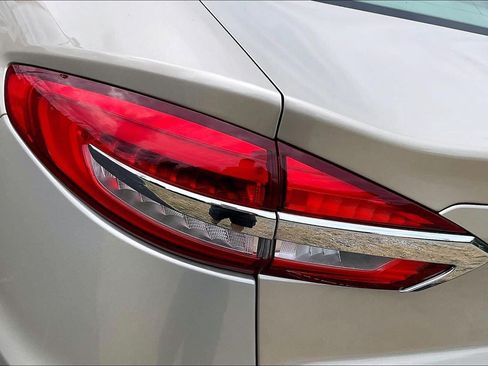 Used 2019 Ford Fusion SEL FWD image 28