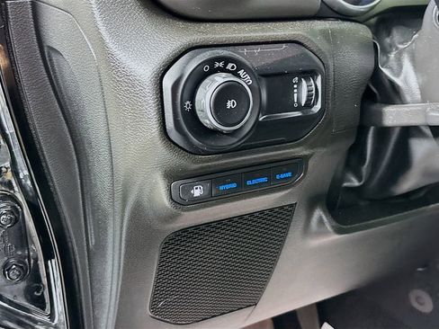 Used 2023 Jeep Wrangler Unlimited w/ 8.4" Radio Group AWD/4WD image 10
