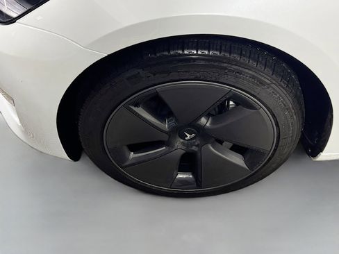 Used 2023 Tesla Model 3 Standard Range image 14