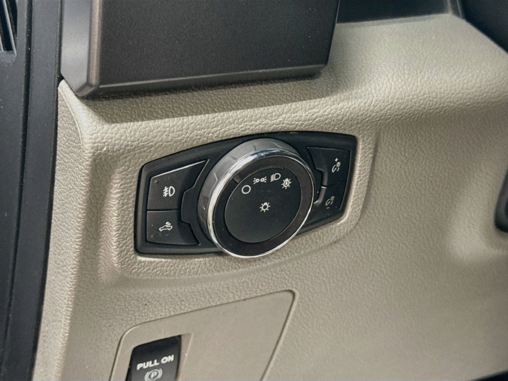 Used 2018 Ford F150 XLT AWD/4WD image 10