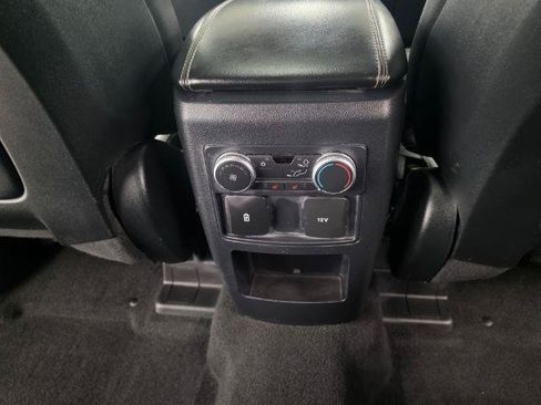 Used 2020 Ford Explorer XLT w/ Equipment Group 202A AWD/4WD image 40