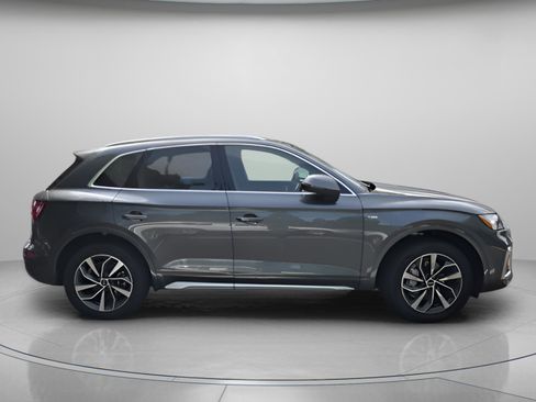 Used 2025 Audi Q5 2.0T Premium Plus w/ Premium Plus Package AWD/4WD image 3