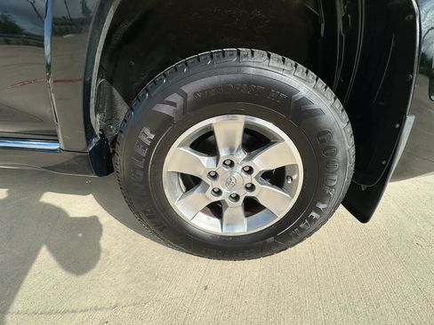 Used 2013 Toyota 4Runner SR5 AWD/4WD image 35