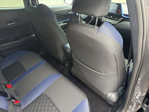 Used 2021 Toyota C-HR XLE FWD image 22