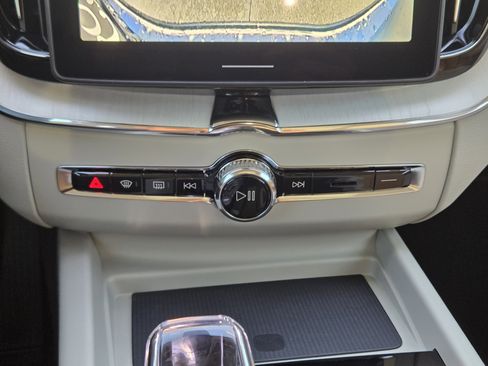 New 2026 Volvo XC60 B5 Ultra w/ Protection Package Premier image 22