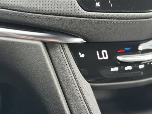 New 2025 Cadillac XT5 Premium Luxury image 17