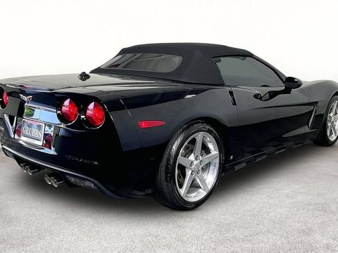 Used 2005 Chevrolet Corvette Convertible w/ Preferred Equipment Group RWD image 2
