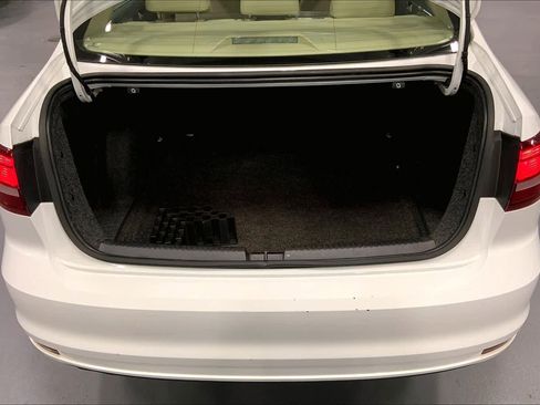 Used 2017 Volkswagen Jetta SE image 33