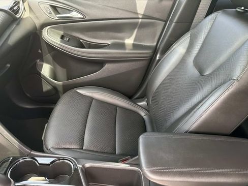 Used 2023 Buick Encore GX Essence w/ Experience Buick Package FWD image 21