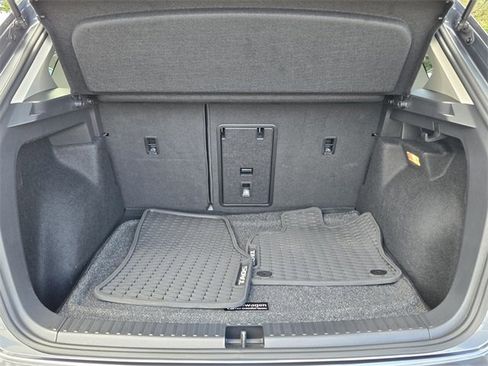 Used 2022 Volkswagen Taos SEL image 13