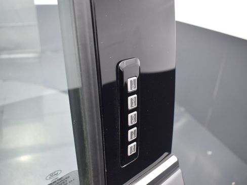 Used 2023 Ford F150 Lariat image 24