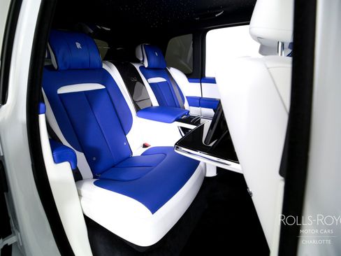 Used 2023 Rolls-Royce Cullinan Black Badge w/ Driver's Package image 32