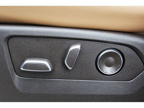 Certified 2026 Cadillac Escalade Luxury w/ LPO, Floor Liner Package AWD/4WD image 24
