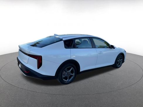 Used 2025 Kia K4 LXS image 15