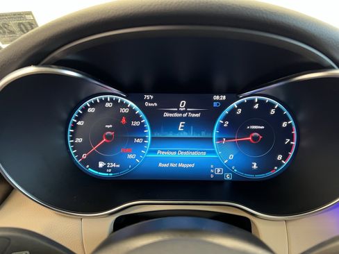 Used 2021 Mercedes-Benz GLC 300 4MATIC image 16