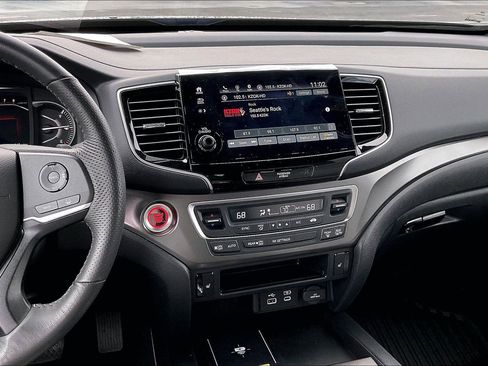 Used 2025 Honda Passport EX-L image 6