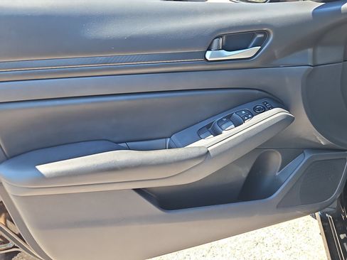 Used 2021 Nissan Altima 2.5 S FWD image 11