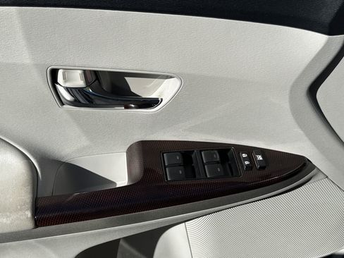 Used 2009 Toyota Venza image 18