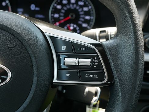 Certified 2021 Kia Forte LXS FWD image 29
