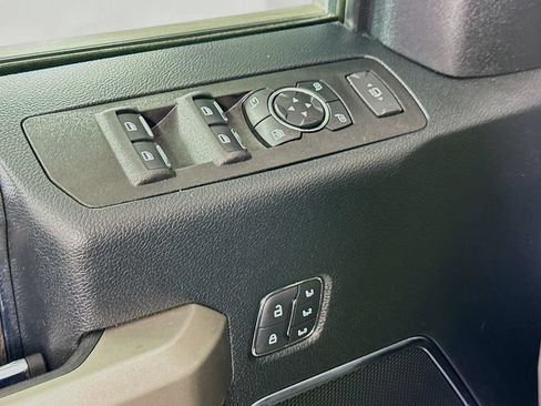 Used 2021 Ford F250 Lariat w/ Lariat Value Package AWD/4WD image 19