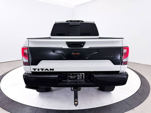 Used 2020 Nissan Titan PRO-4X w/ Pro-4x Convenience Package image 17