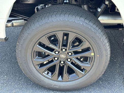 New 2025 Ford F150 Lariat w/ Equipment Group 502A High image 17