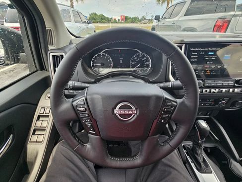 Certified 2025 Nissan Frontier SV w/ SV Convenience Package RWD image 17